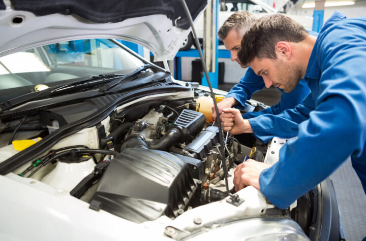 Mechanic trying to fix injector failure