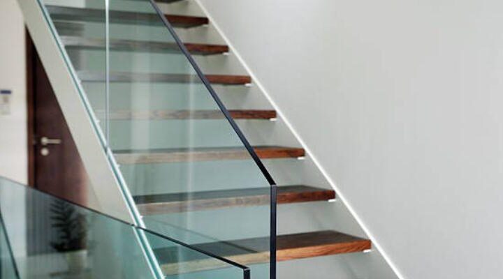 Choose Right Glass Balustrade For Your Space